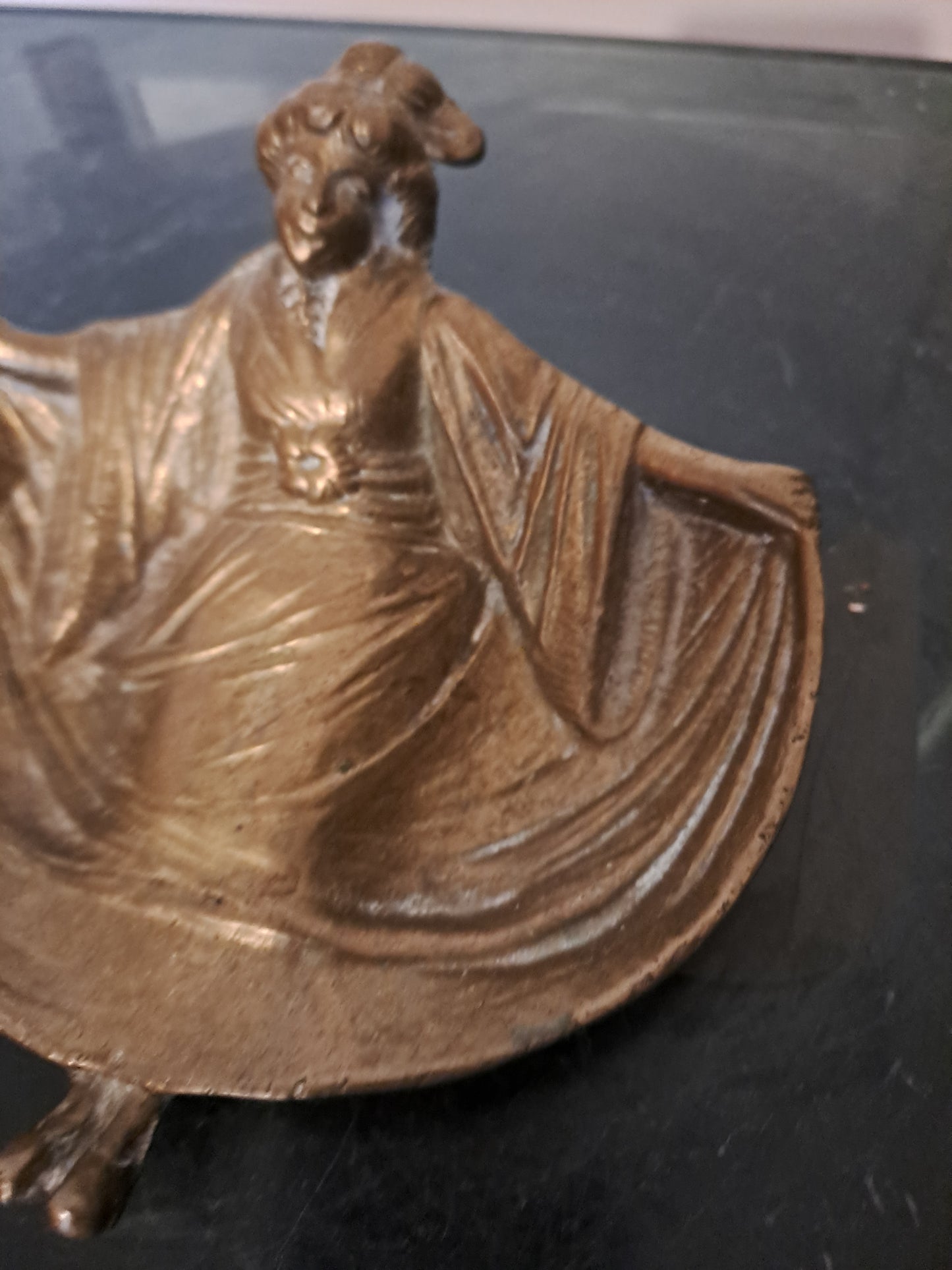 Vide Poche. Art Nouveau.