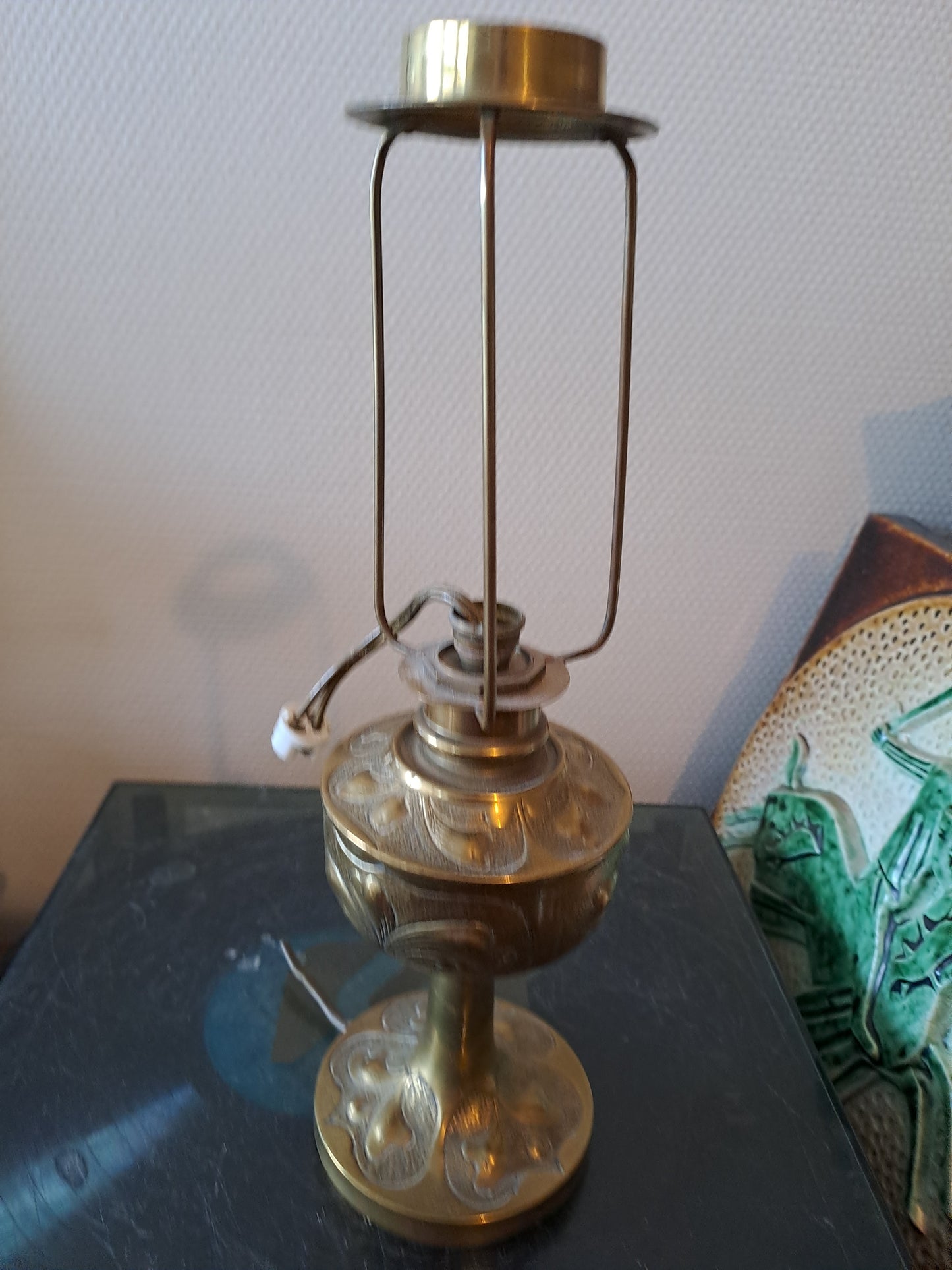 Ancienne Lampe À Pétrole Monté En Lampe.