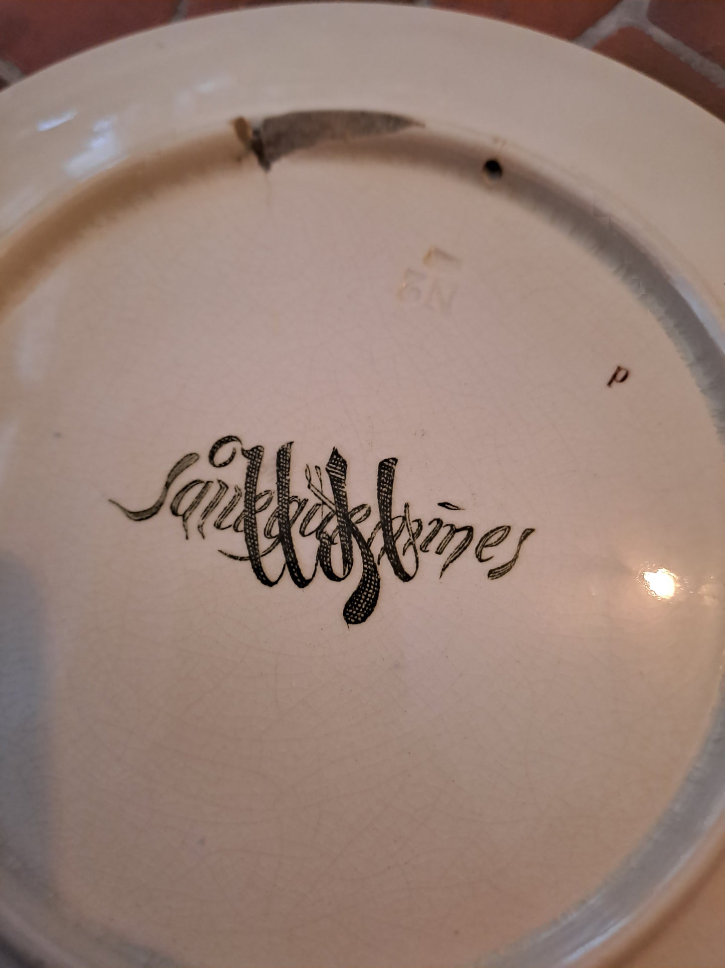 Assiette décorative. Sarreguemines. Jeanne d'arc au bois chesnu.