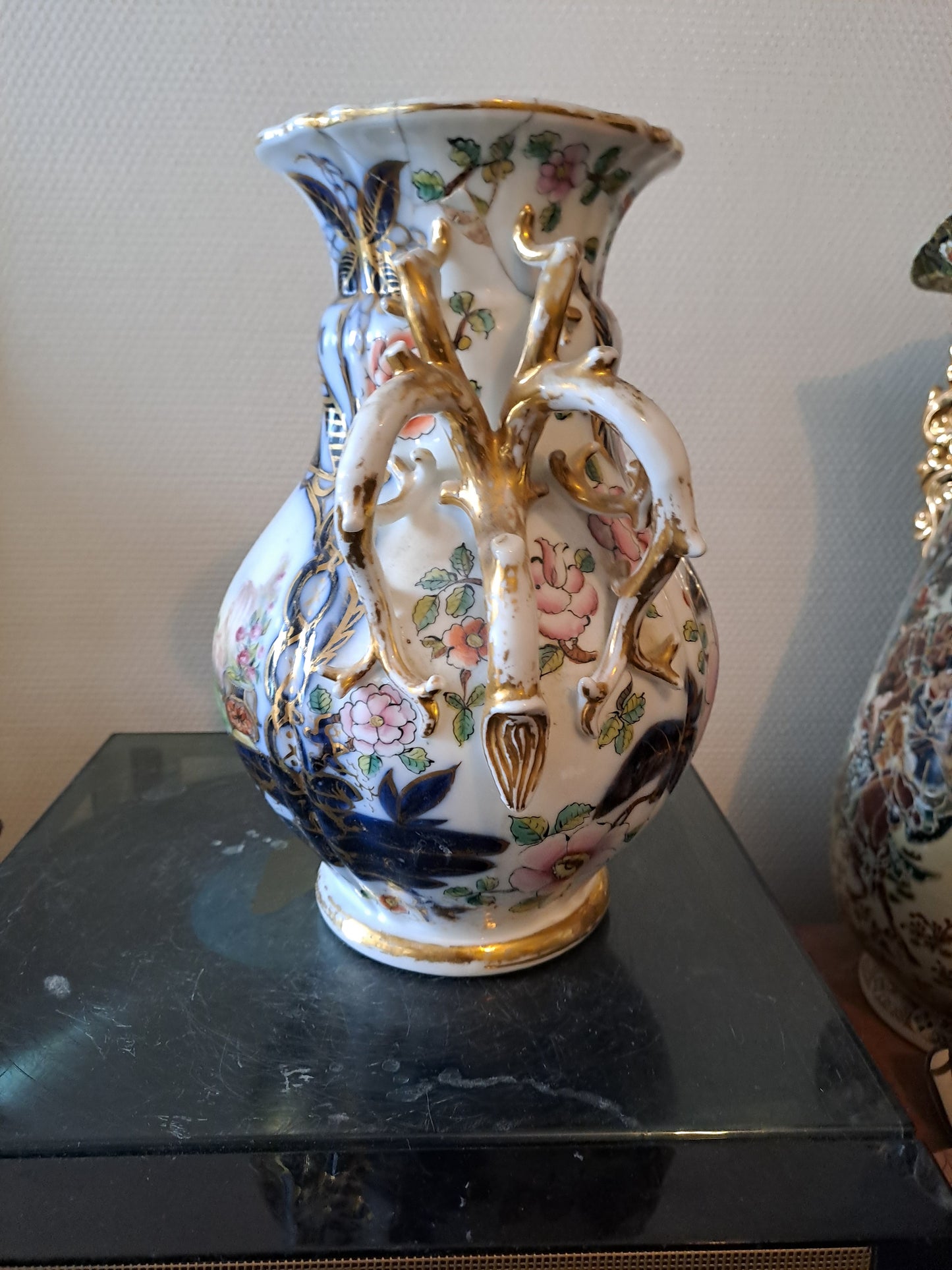 Vase En Porcelaine de Bayeux. Période Gosse ( 1849-1877).