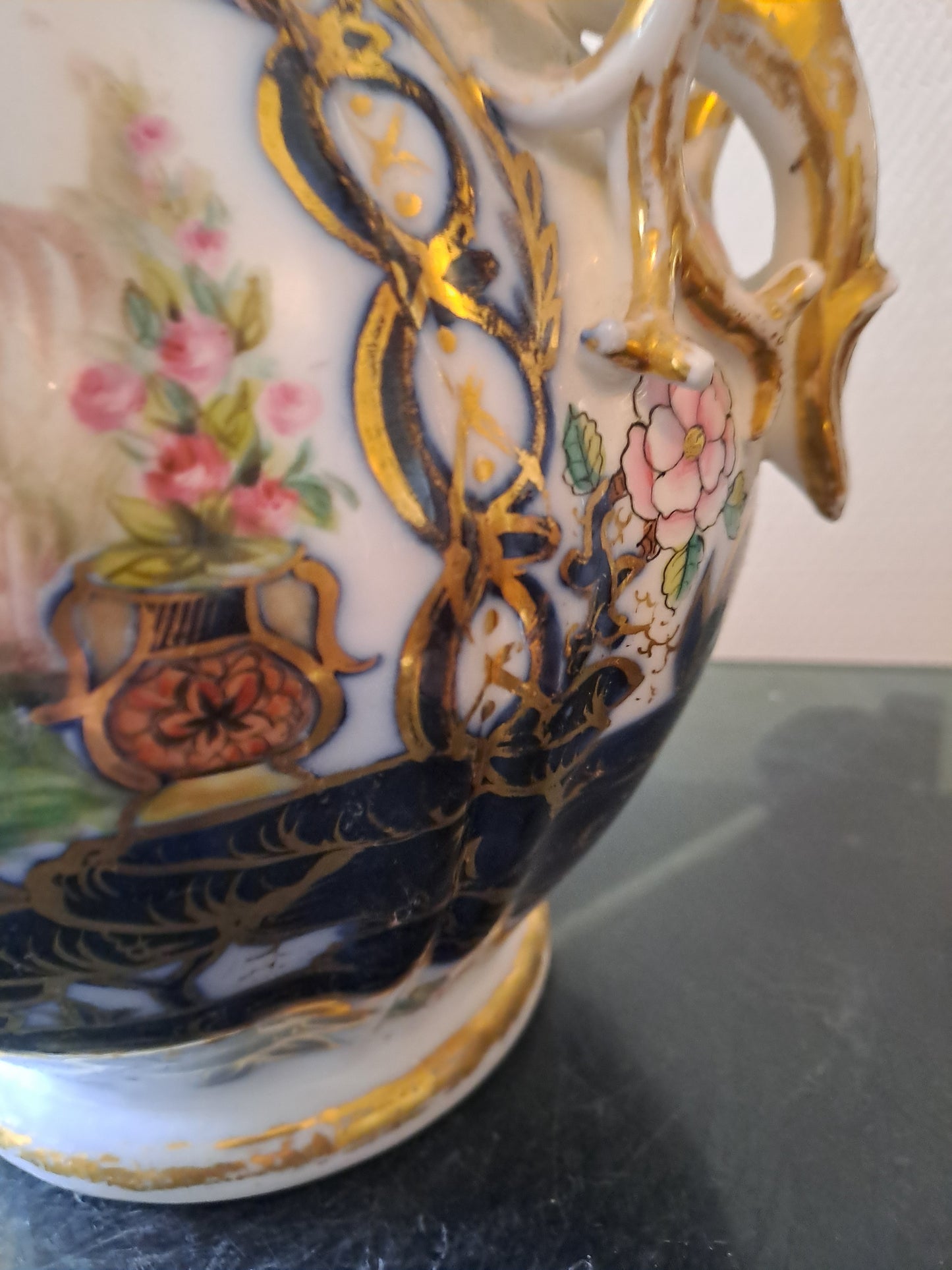 Vase En Porcelaine de Bayeux. Période Gosse ( 1849-1877).