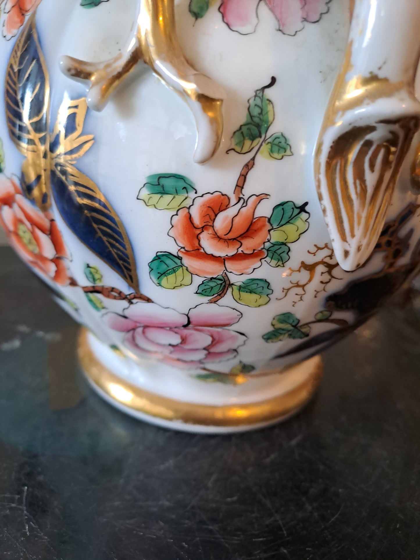 Vase En Porcelaine de Bayeux. Période Gosse ( 1849-1877).