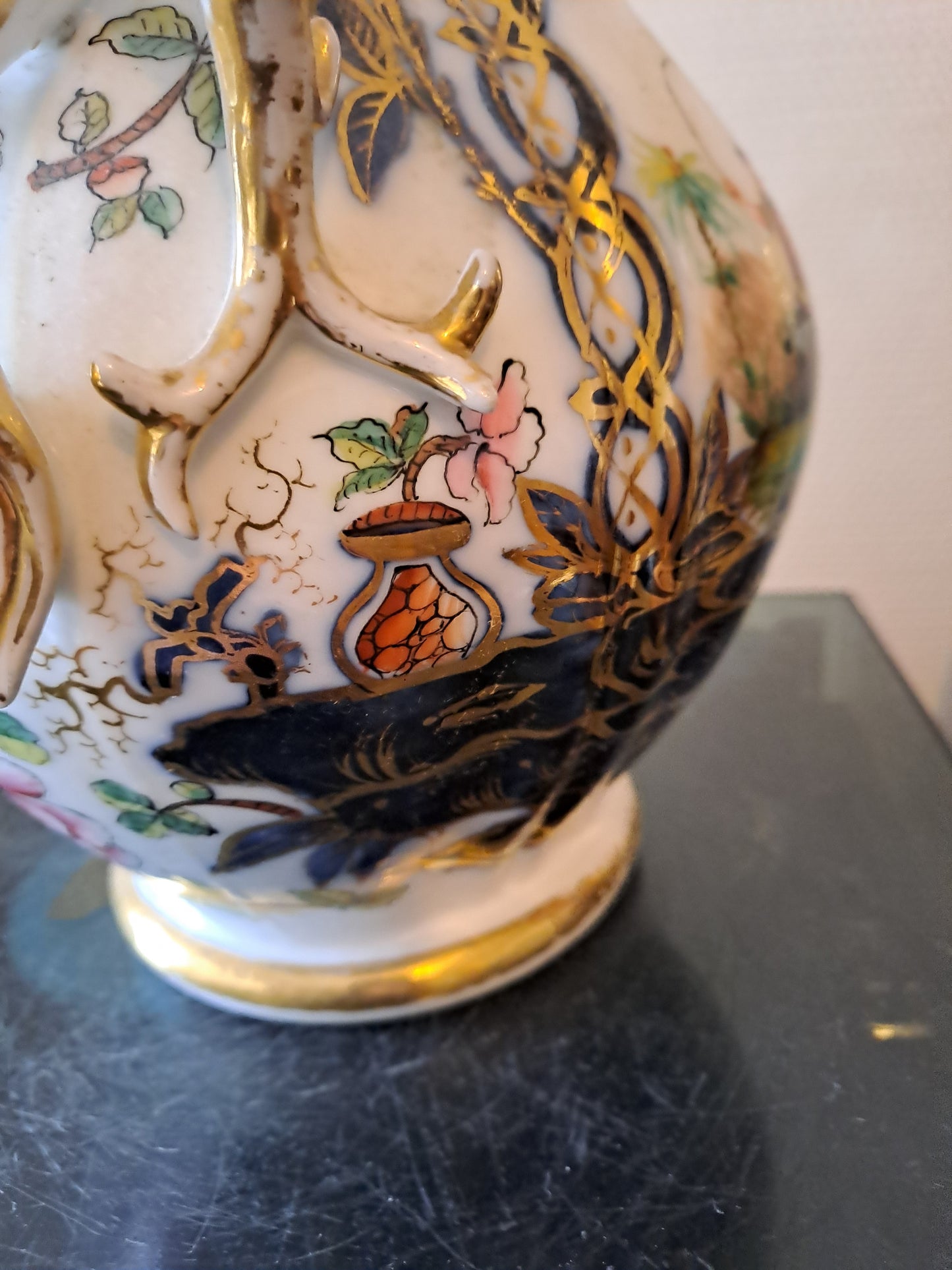 Vase En Porcelaine de Bayeux. Période Gosse ( 1849-1877).