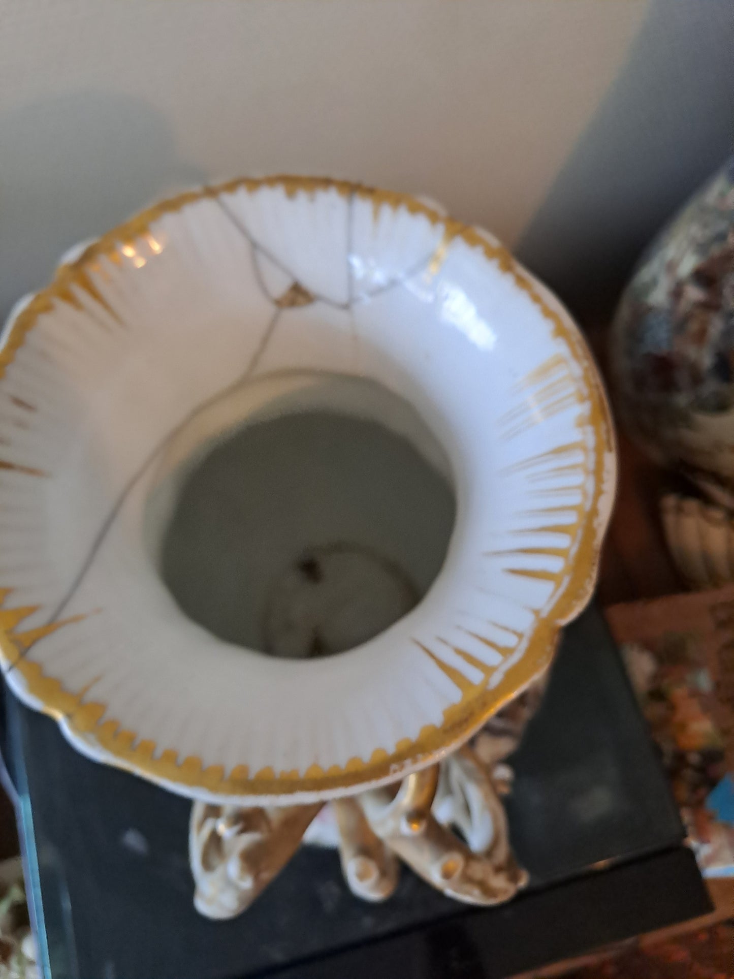Vase En Porcelaine de Bayeux. Période Gosse ( 1849-1877).