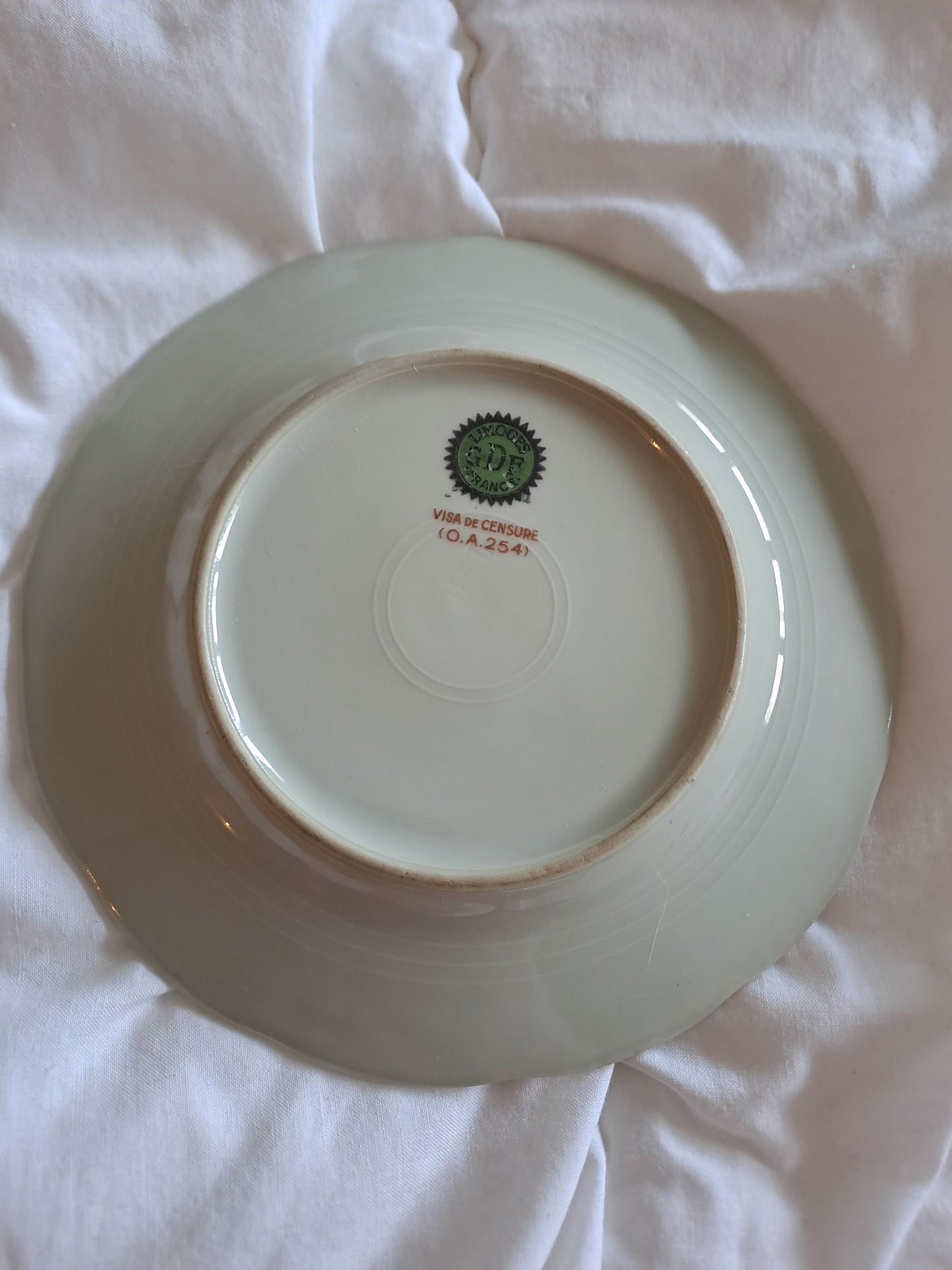 Assiette représentant Philippe Pétain en Porcelaine. Limoges France.