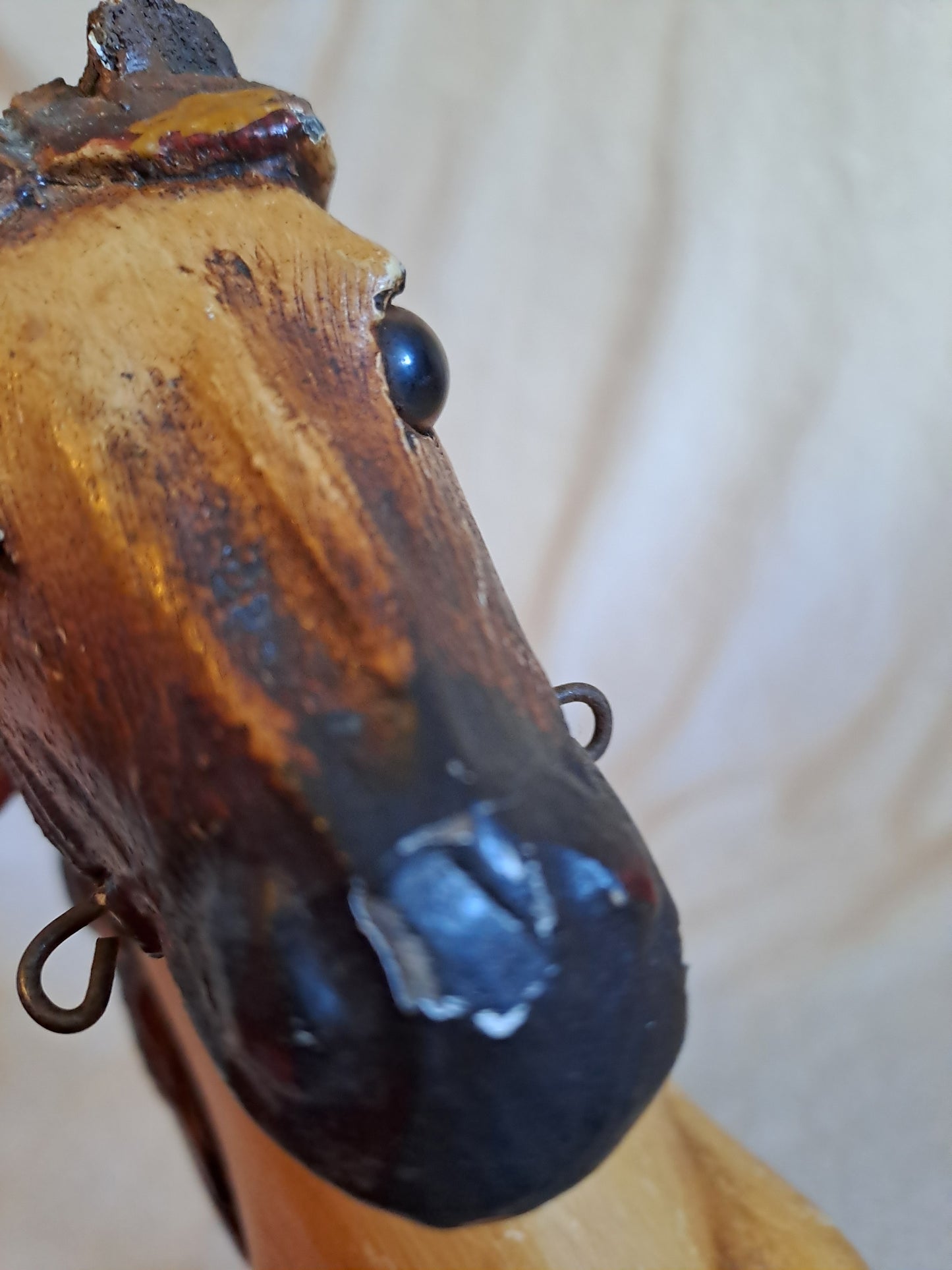 Caleche de course avec son cheval. Jouet vintage de collection.