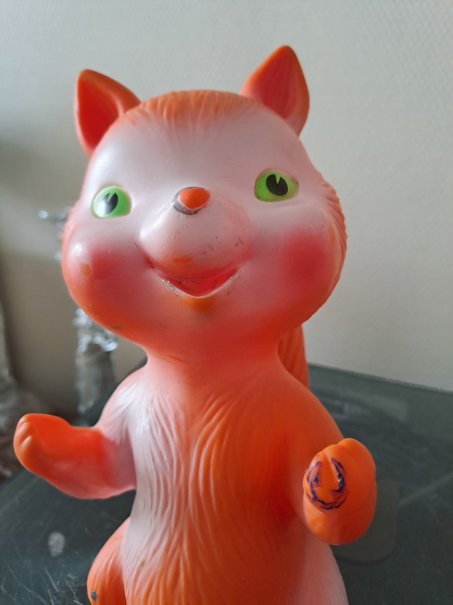 Écureuil. Pouet-Pouet. Jouet vintage.