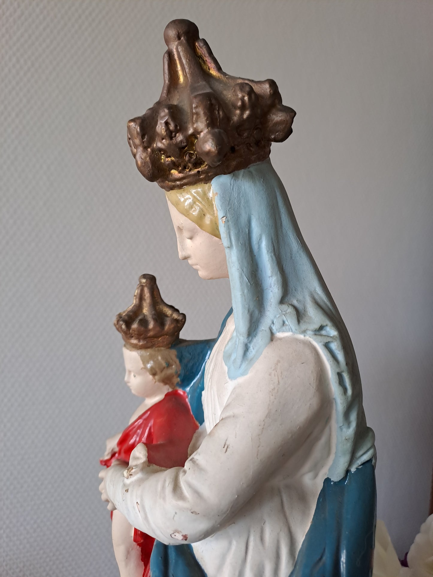Statue représentant Notre-Dame des Victoires. 46 cm de haut. Vintage. Ancien. N°2.