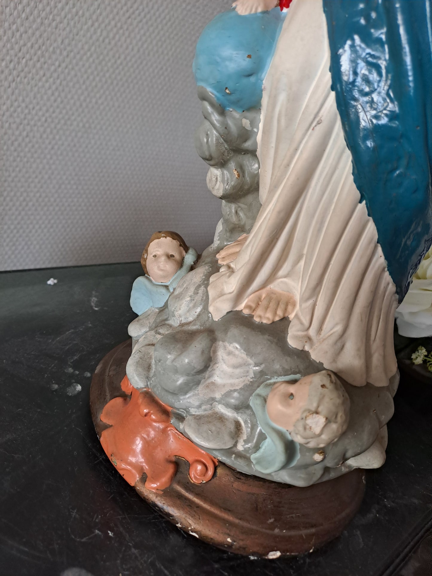 Statue représentant Notre-Dame des Victoires. 46 cm de haut. Vintage. Ancien. N°2.