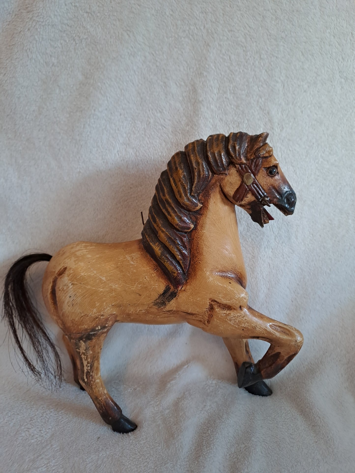 Caleche de course avec son cheval. Jouet vintage de collection.