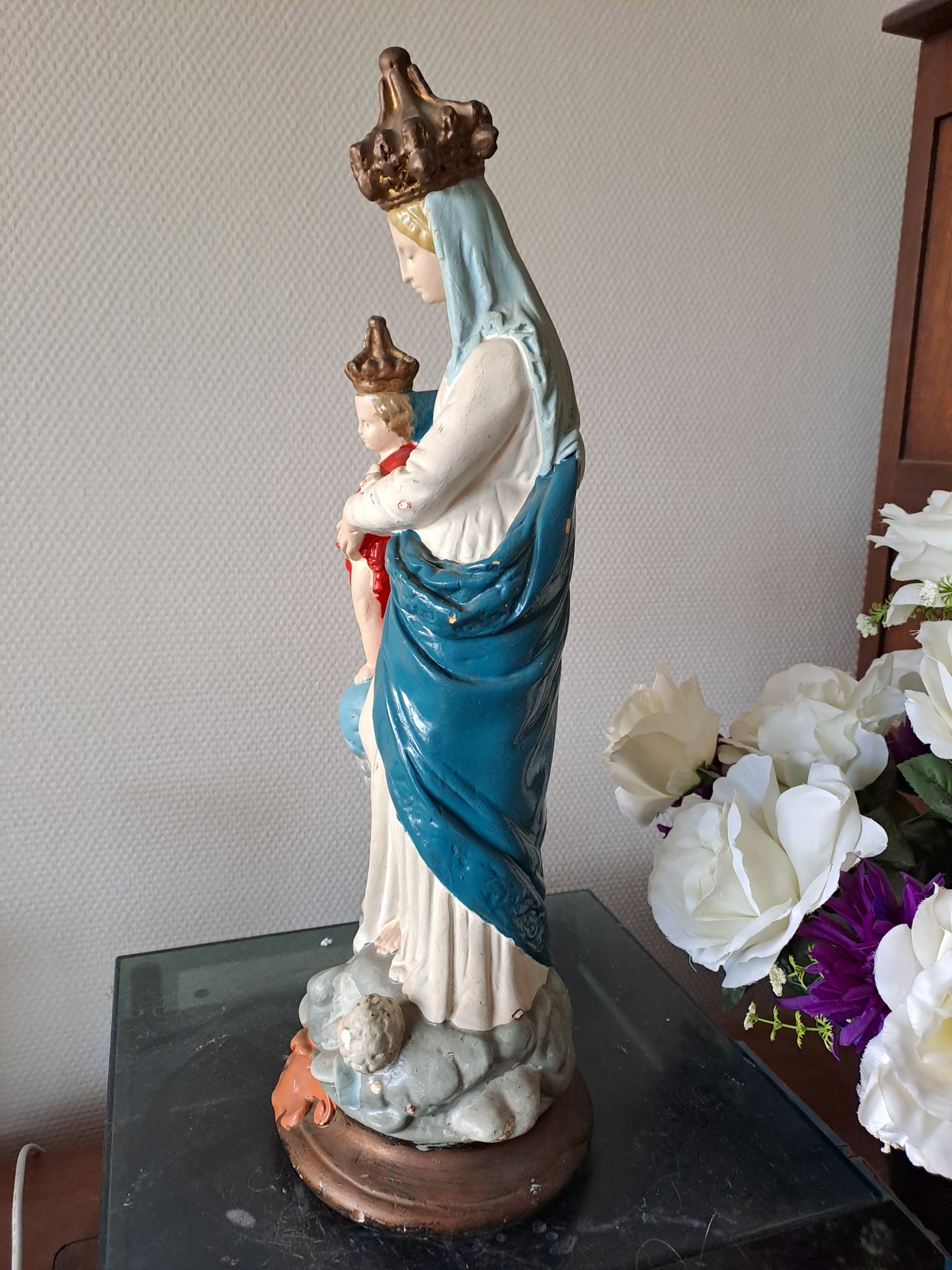 Statue représentant Notre-Dame des Victoires. 46 cm de haut. Vintage. Ancien. N°2.