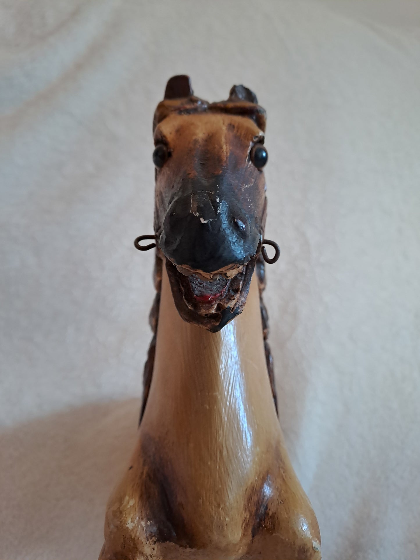 Caleche de course avec son cheval. Jouet vintage de collection.