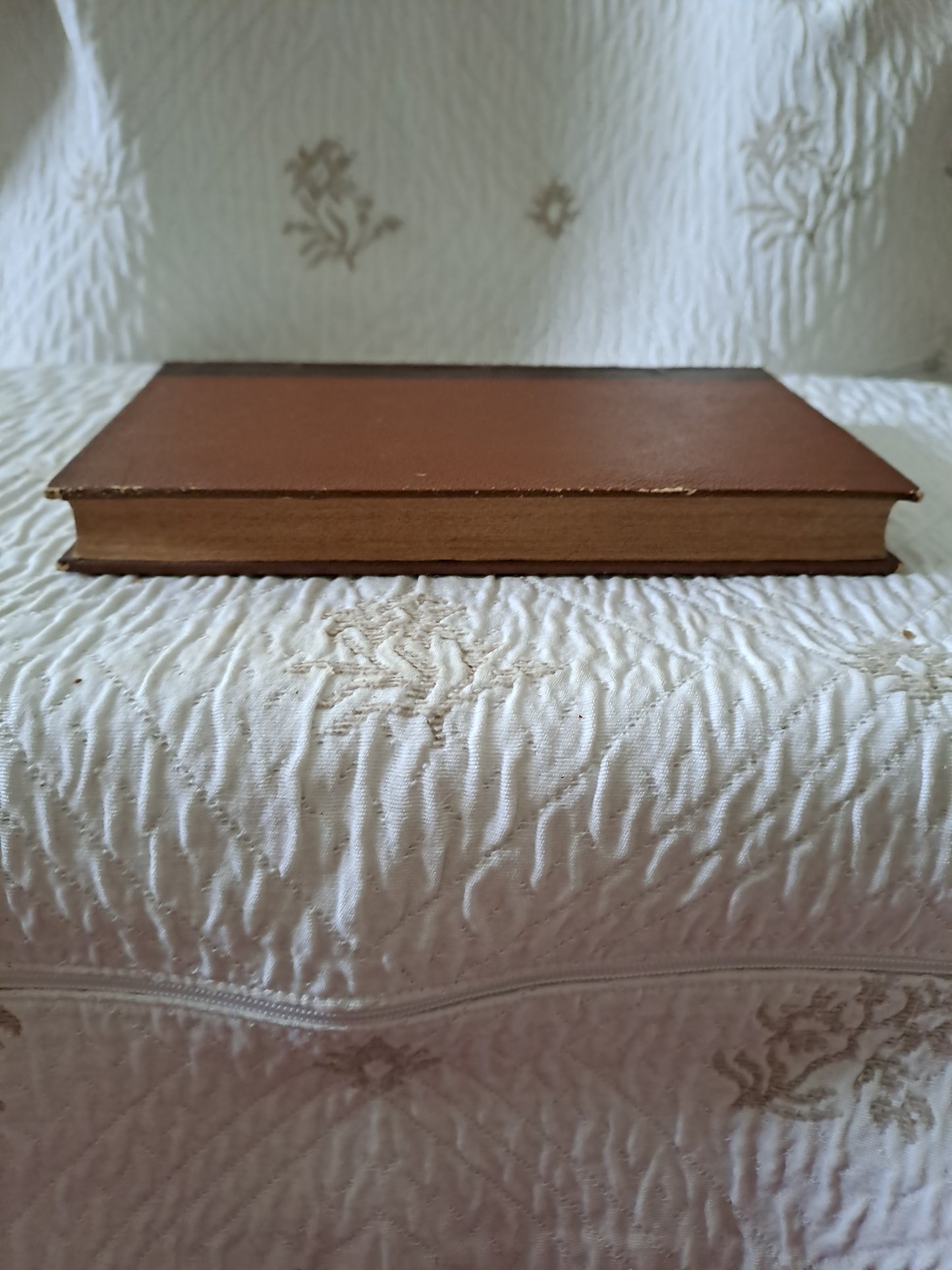 Livre. Lettres spirituelles par le Révérend Père J. J. Surin. 1846.
