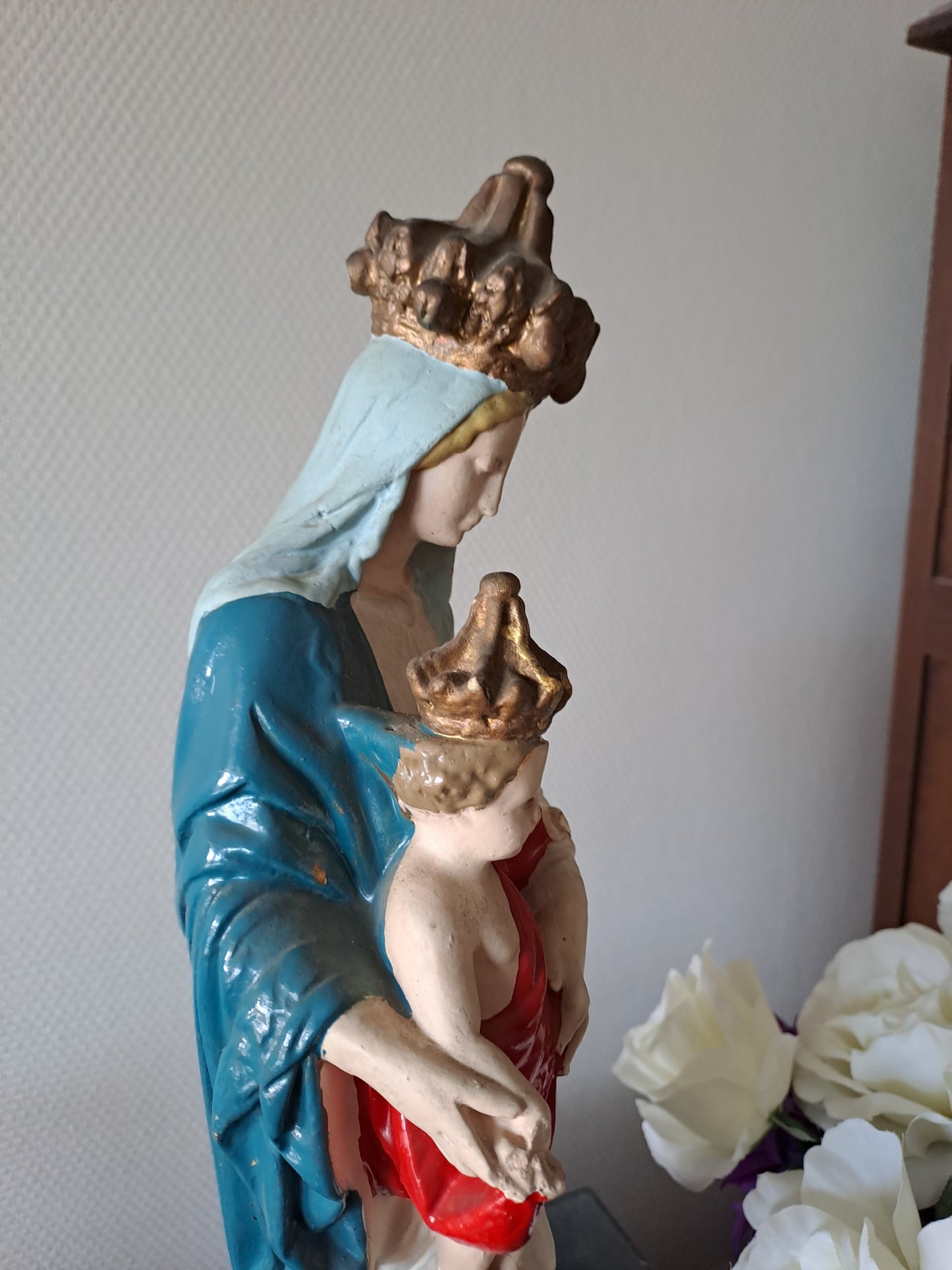 Statue représentant Notre-Dame des Victoires. 46 cm de haut. Vintage. Ancien. N°2.