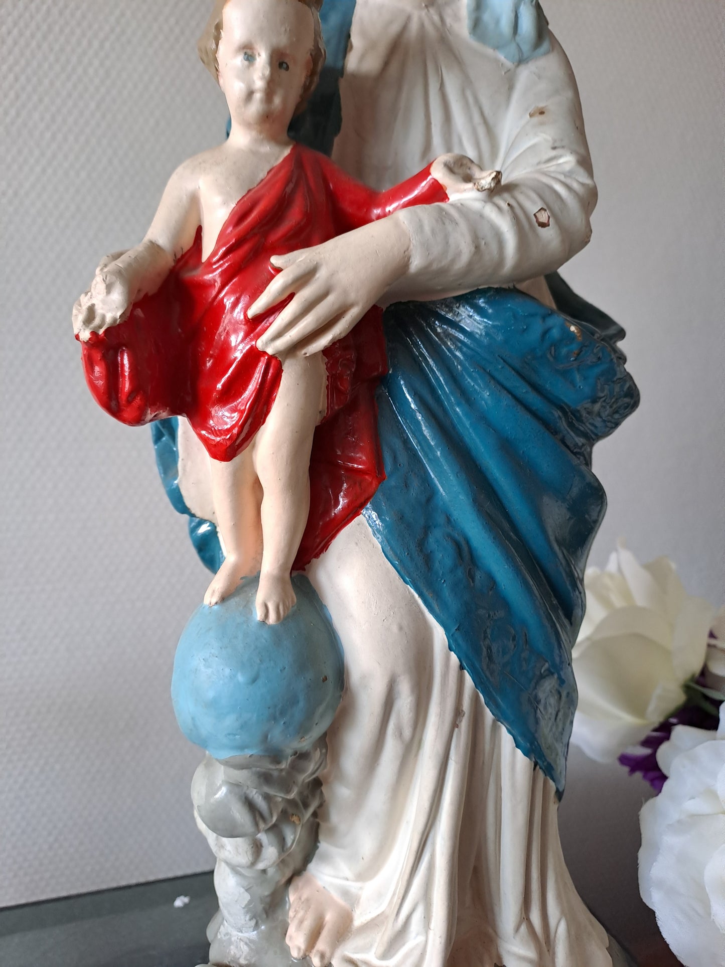 Statue représentant Notre-Dame des Victoires. 46 cm de haut. Vintage. Ancien. N°2.
