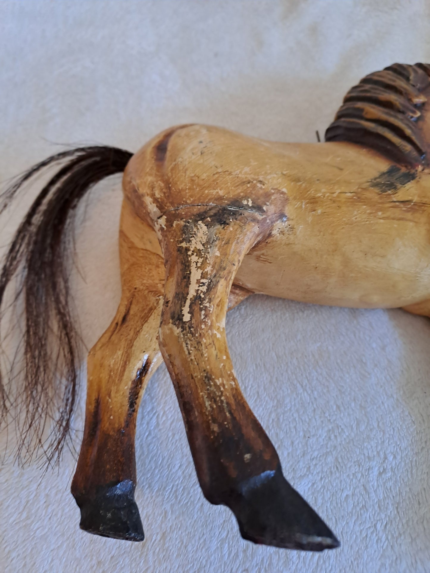 Caleche de course avec son cheval. Jouet vintage de collection.